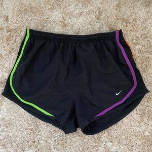 NIKE WOMENS DRI-FIT TEMPO RUNNING SHORTS BLACK